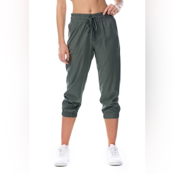 Women’s Kyodan army green KEEP IT MOVING crop pants size Large - Picture 1 of 15